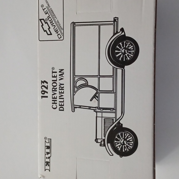 Rare ERTL 1923 Chevrolet Delivery die cast Van 1:25 scale RCA Victor coin bank - Picture 5 of 7